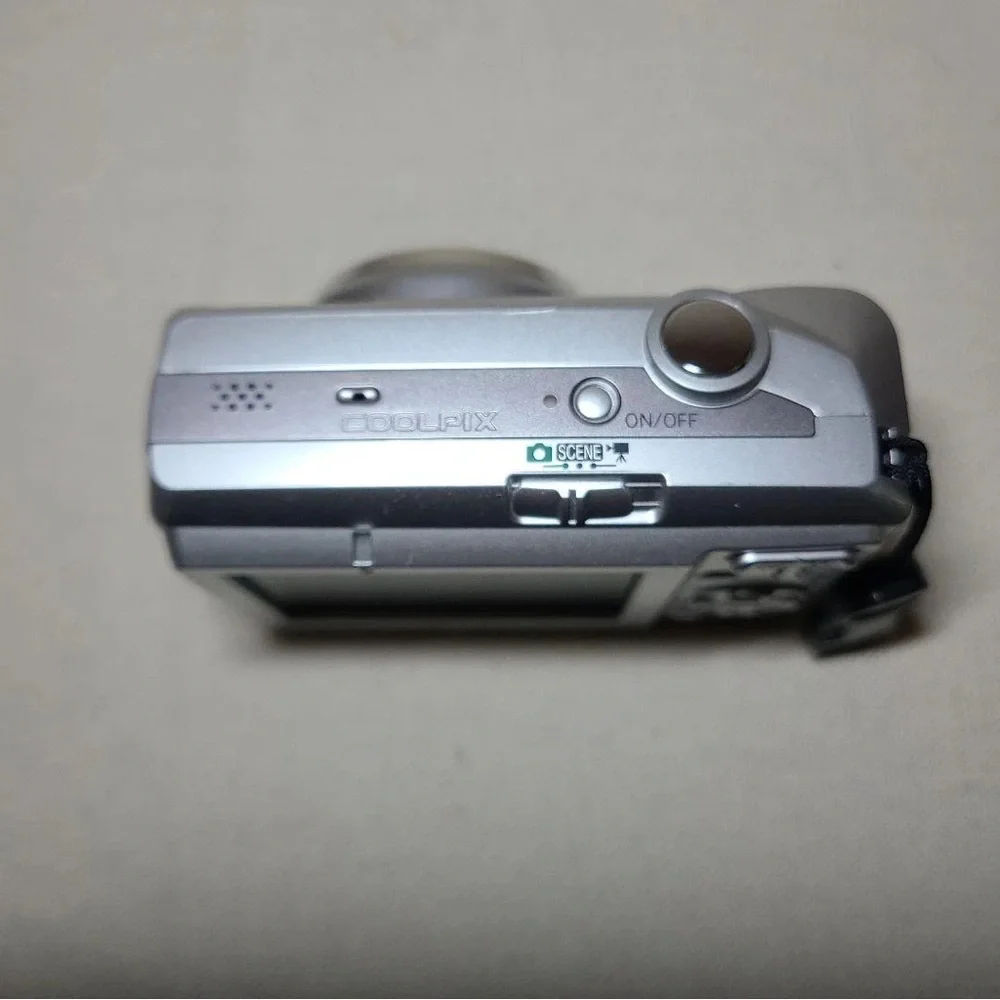 Nikon Coolpix L1 Silver Digital Camera